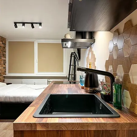 Redbrick Center V Apartment *